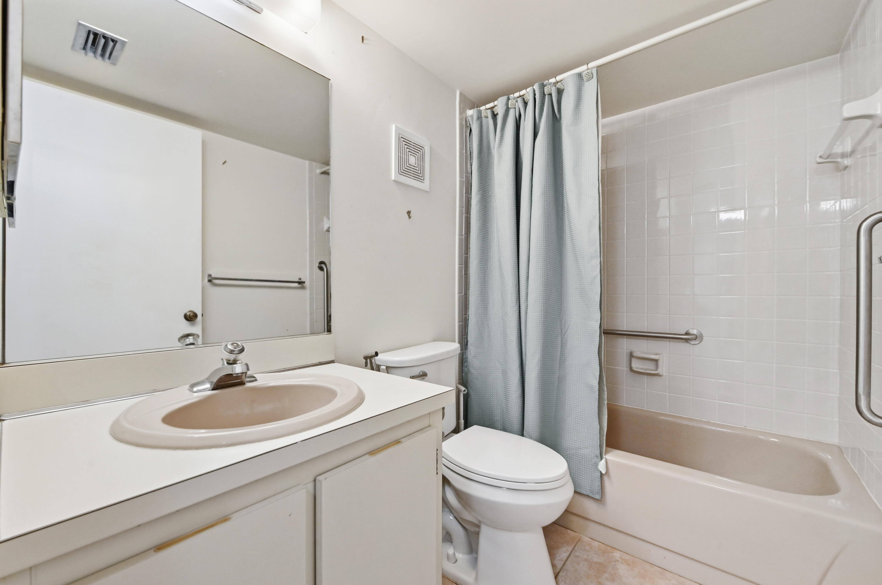 HUNTINGTON LAKES - Residential