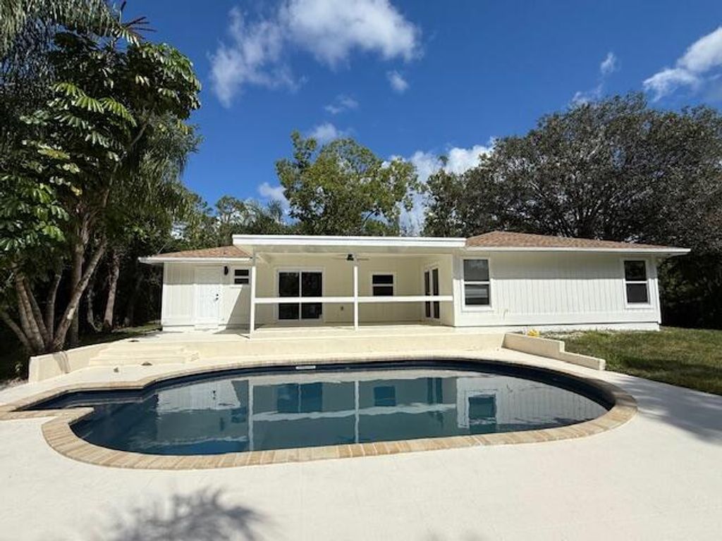 Photo of 10642 159th Court N, Jupiter, FL 33478 (MLS # R11133852)