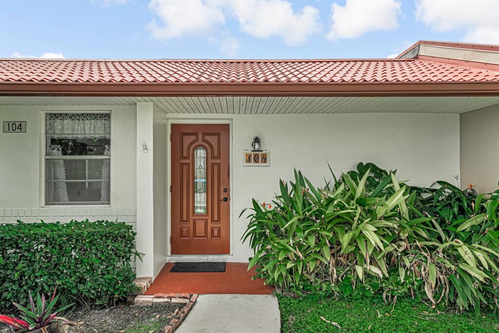 104 Lake Barbara Drive