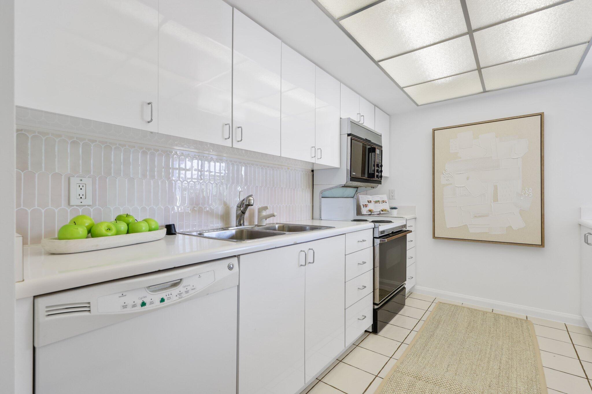 SAN REMO TOWNHOUSES CONDO - Residential
