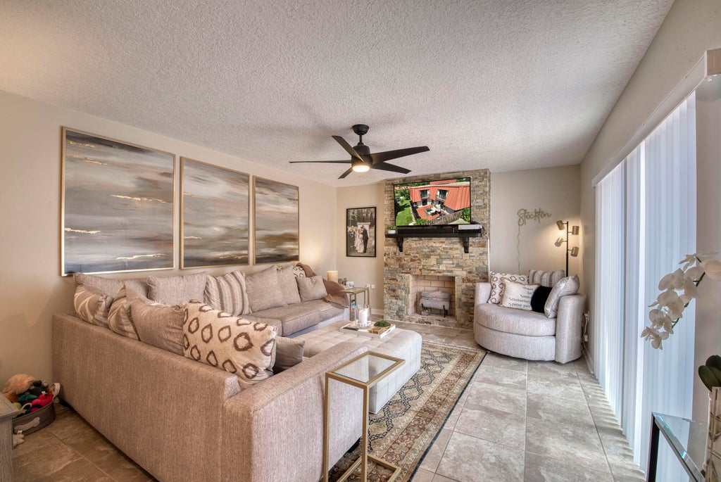 Photo of 3320 Meridian Way S #B, Palm Beach Gardens, FL 33410 (MLS # R11016617)