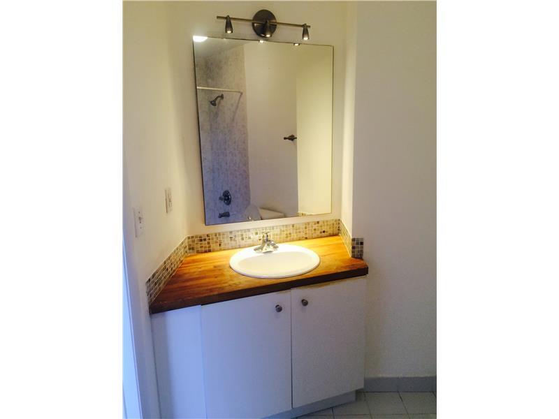 BRICKELL ROADS TOWNHOUSE - Residential Lease