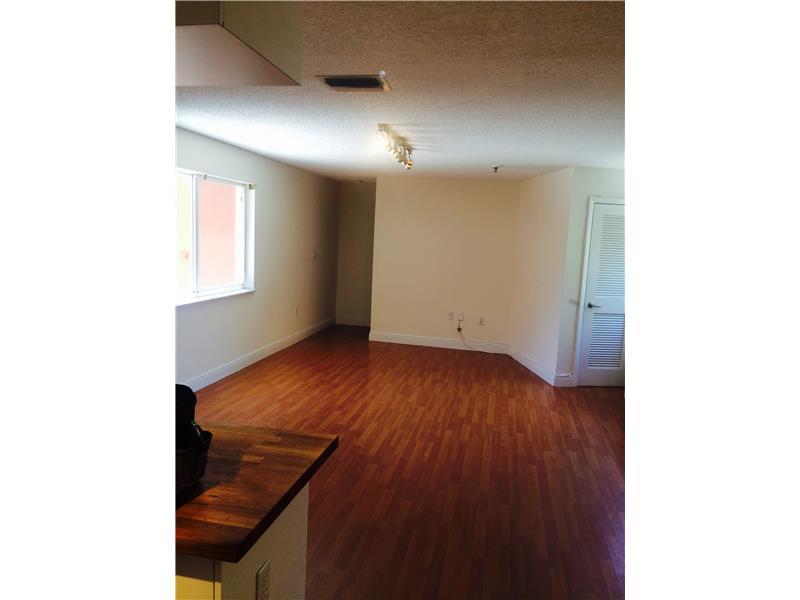 BRICKELL ROADS TOWNHOUSE - Residential Lease