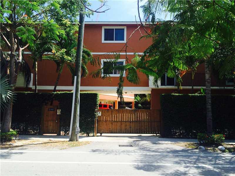 BRICKELL ROADS TOWNHOUSE - Residential Lease