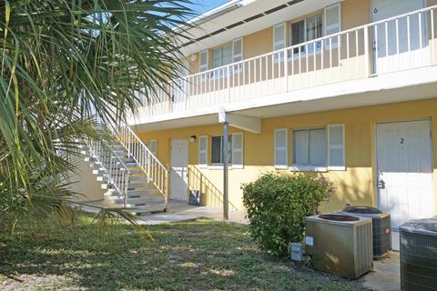 1501 Crescent Circle A1 Lake Park FL 33403