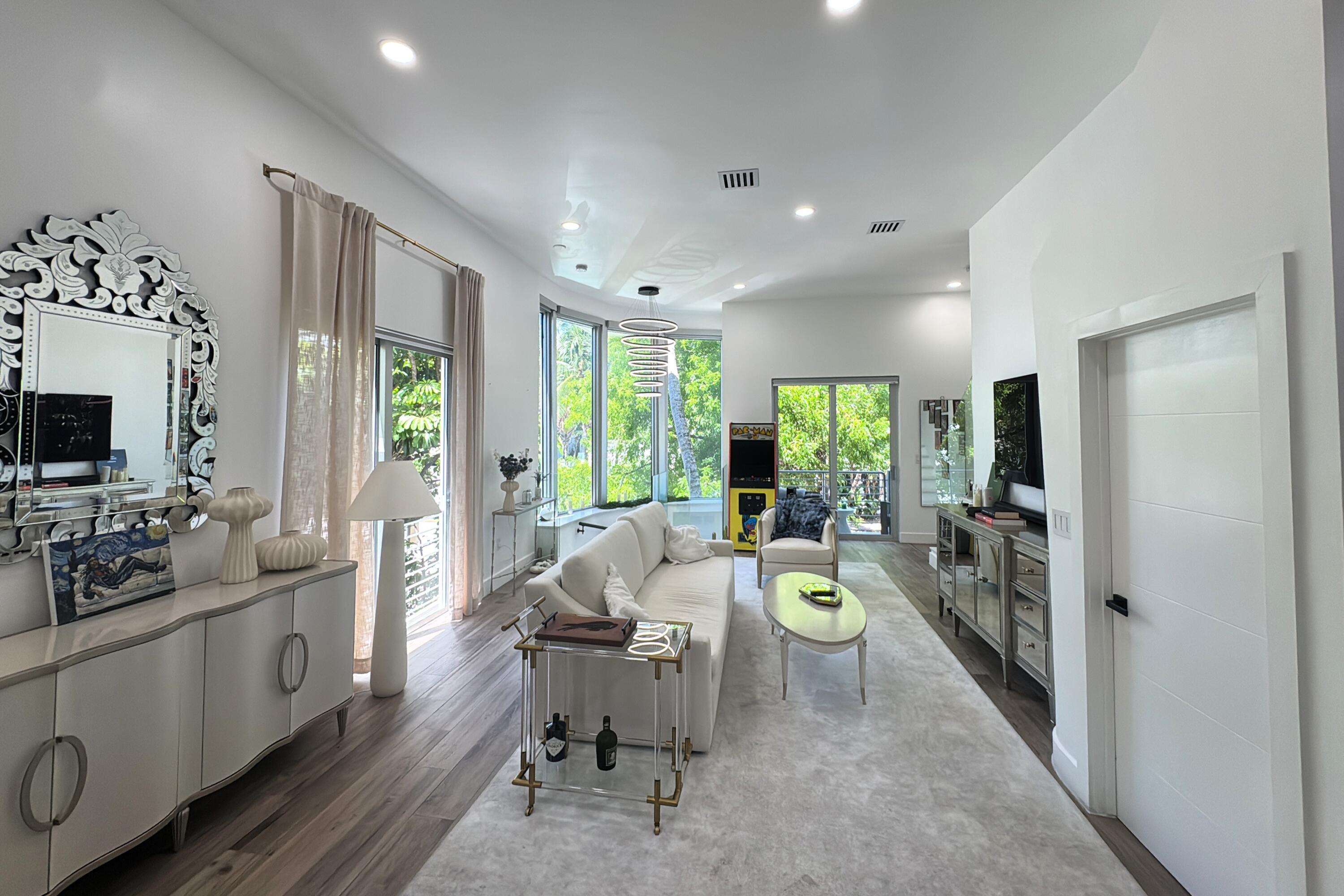 THE FOUNTAINHEAD CONDO - Residential