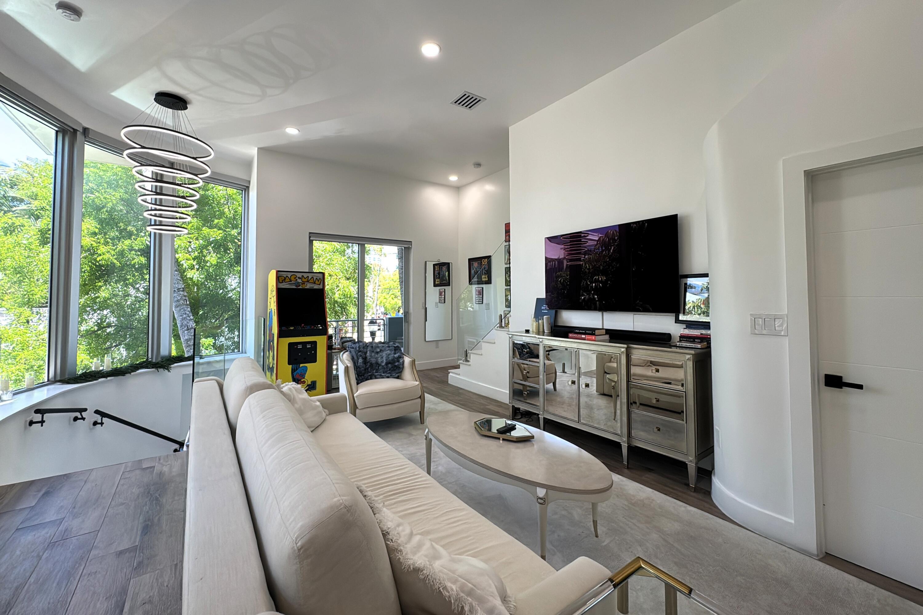 THE FOUNTAINHEAD CONDO - Residential