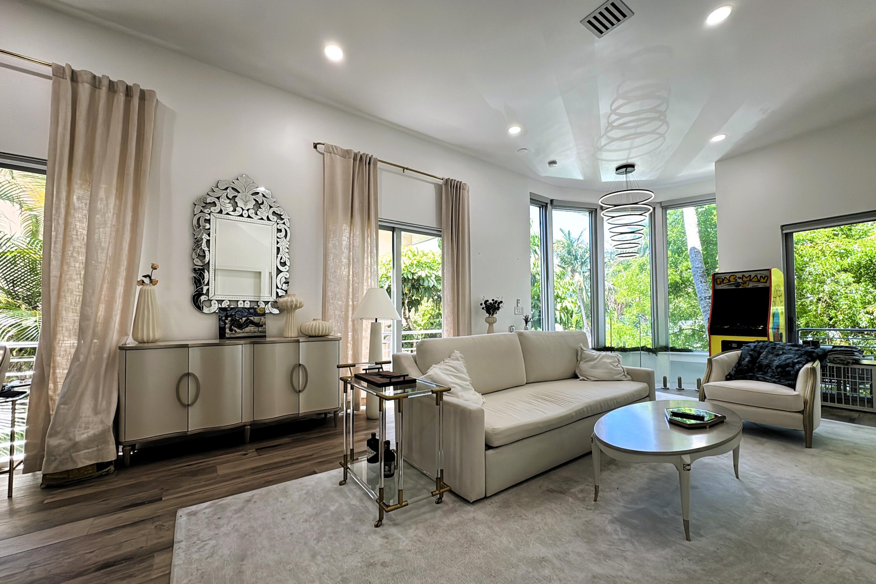 THE FOUNTAINHEAD CONDO - Residential
