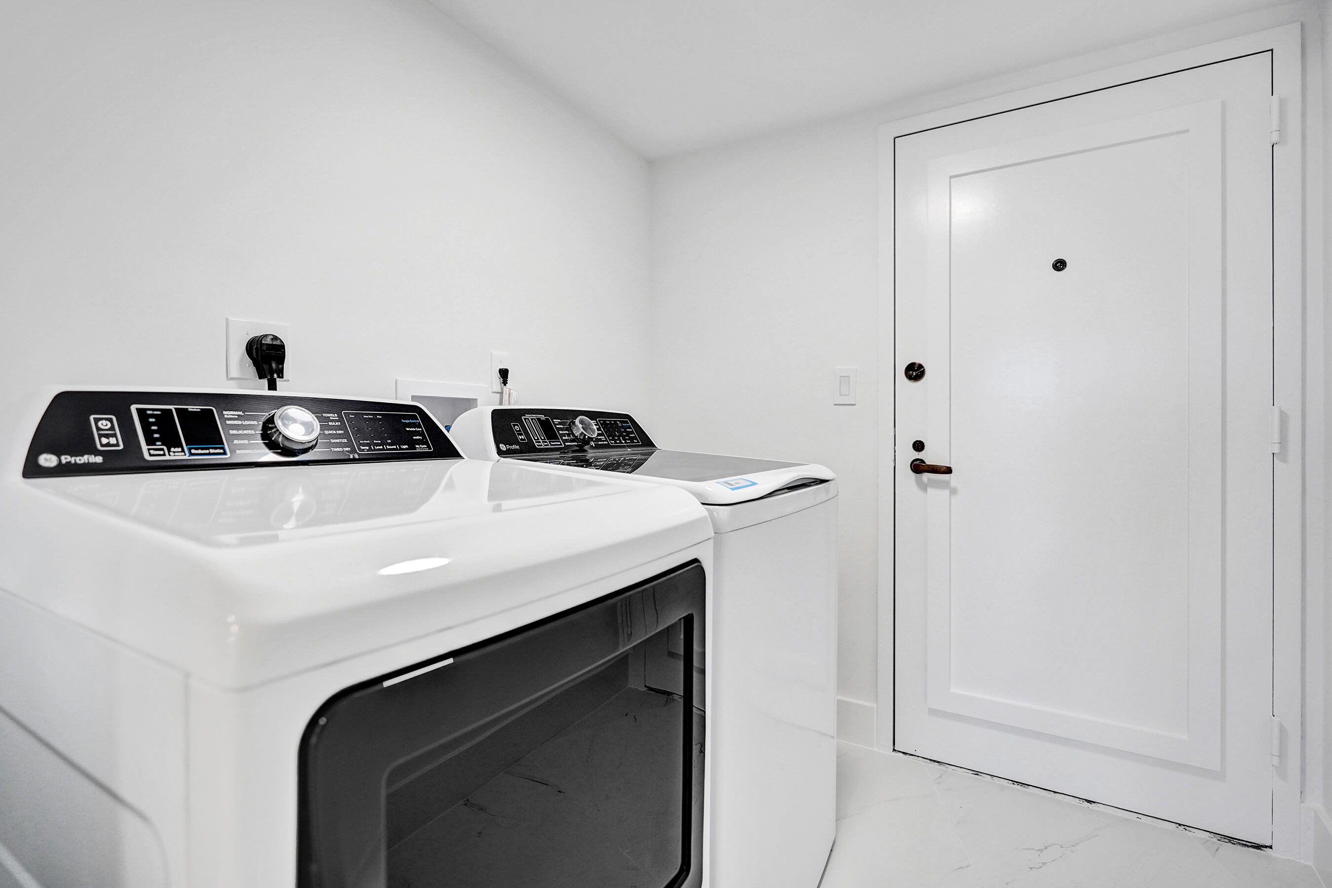 BRAEMAR ISLE CONDO - Residential