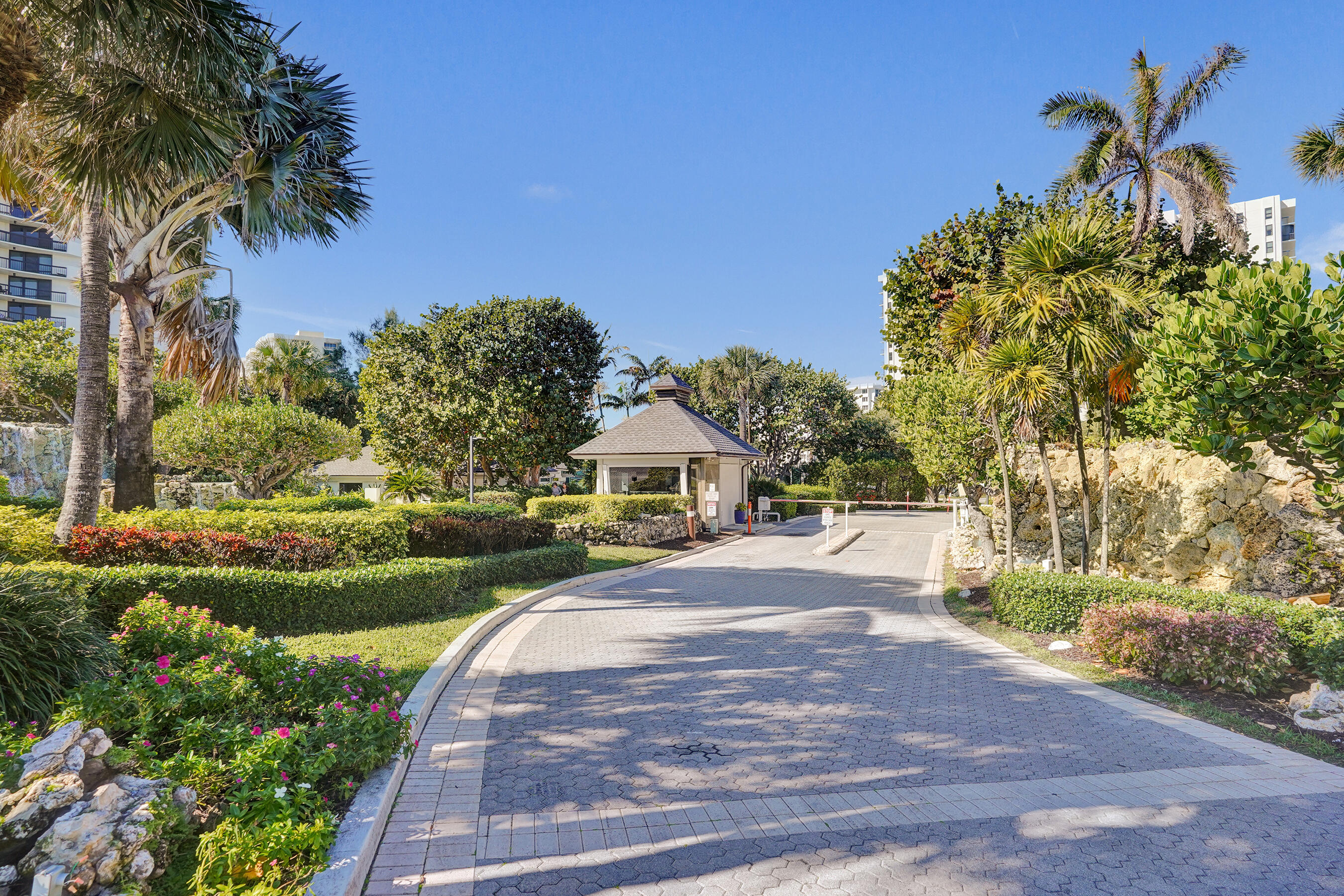 BRAEMAR ISLE CONDO - Residential