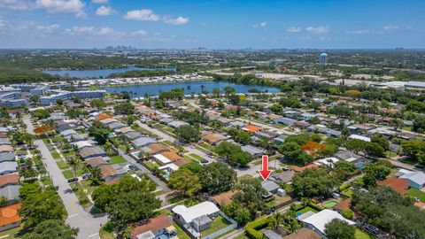 Single Family Residence in Hollywood FL 3200 Coolidge St St 6.jpg