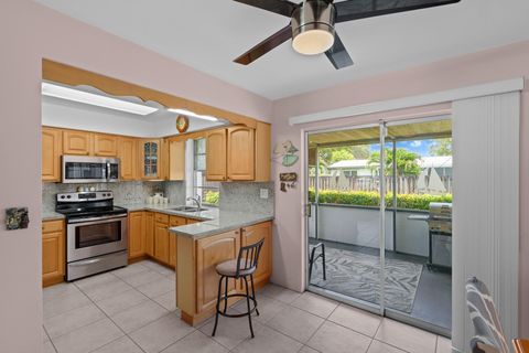 Single Family Residence in Hollywood FL 3200 Coolidge St St 17.jpg