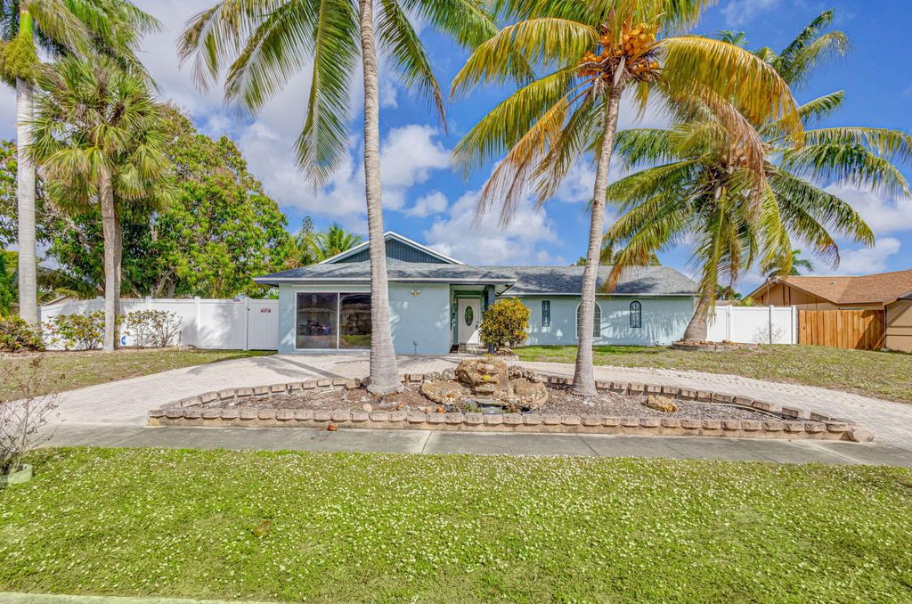 Photo of 3955 Greenfield Ct, Boynton Beach, FL 33436 (MLS # R11062583)