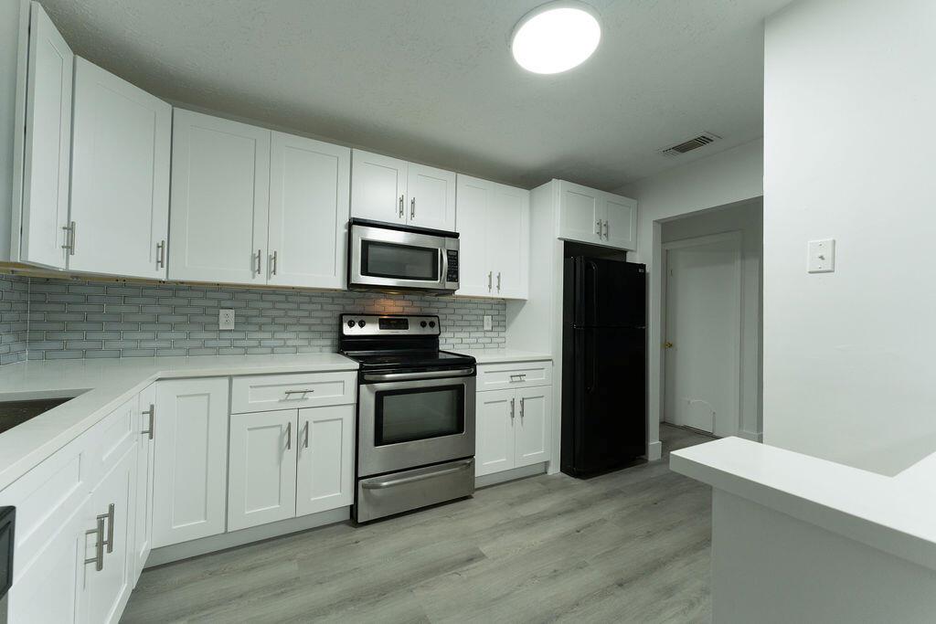 PORT ST LUCIE SECTION 12 - Residential Lease
