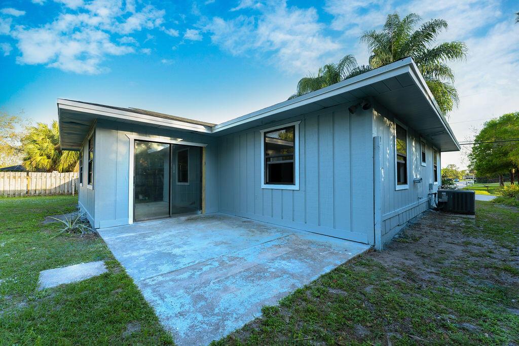 PORT ST LUCIE SECTION 12 - Residential Lease