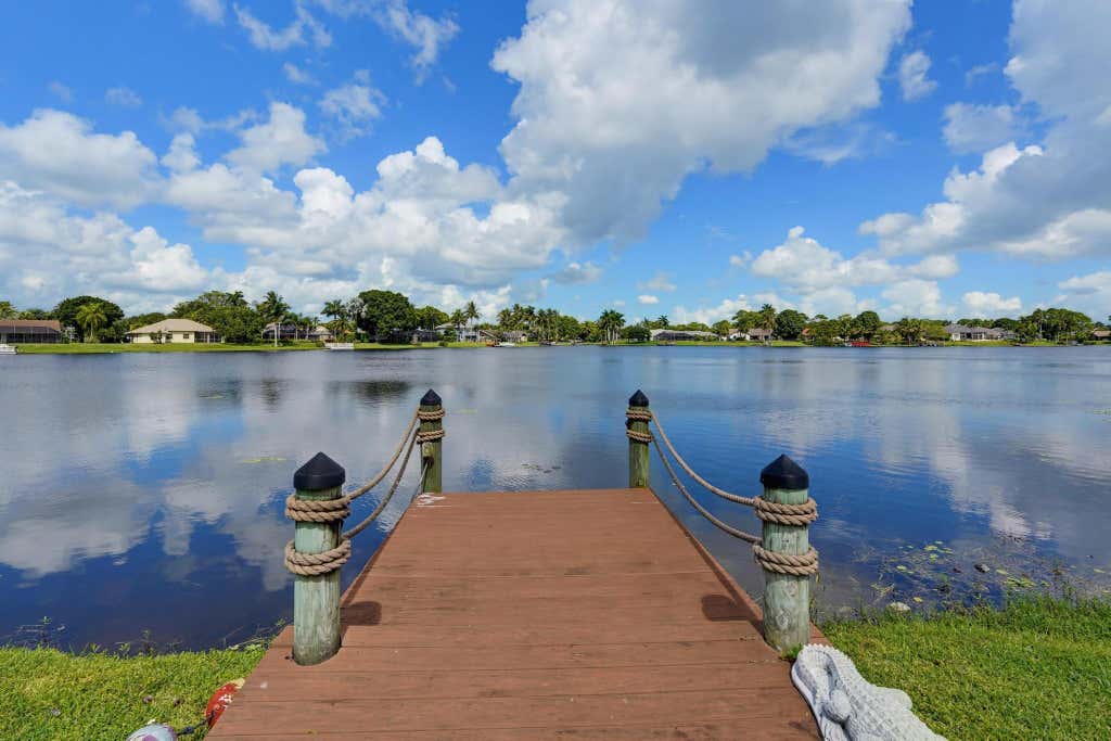Photo of 1619 Wiltshire Village Drive, Wellington, FL 33414 (MLS # B26045230)