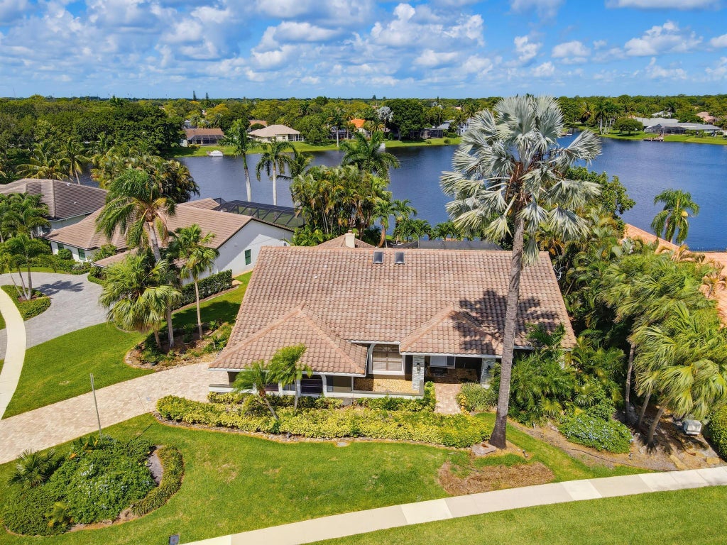 Photo of 1619 Wiltshire Village Drive, Wellington, FL 33414 (MLS # B26045230)