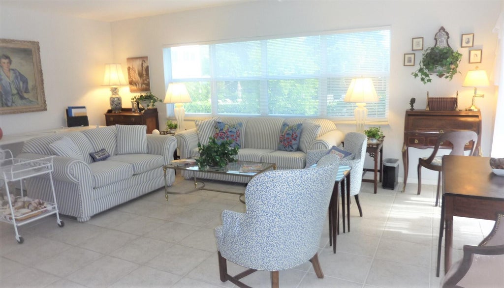 Photo of 1000 Lowry Street #1f, Delray Beach, FL 33483 (MLS # R10927634)