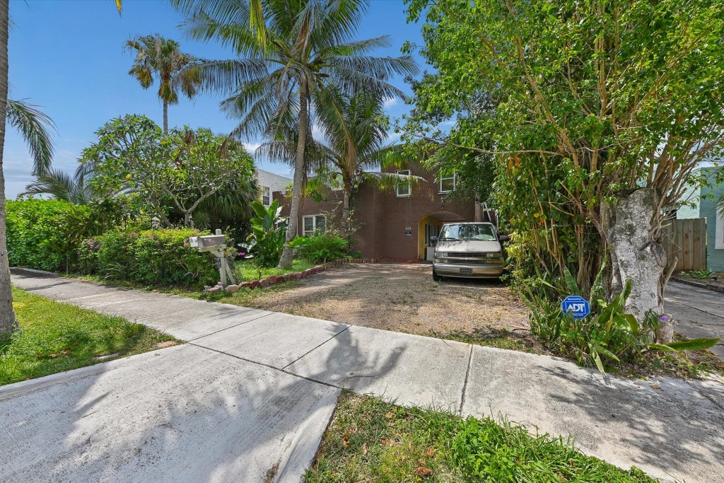 Photo of 428 El Prado, West Palm Beach, FL 33405 (MLS # B26027897)