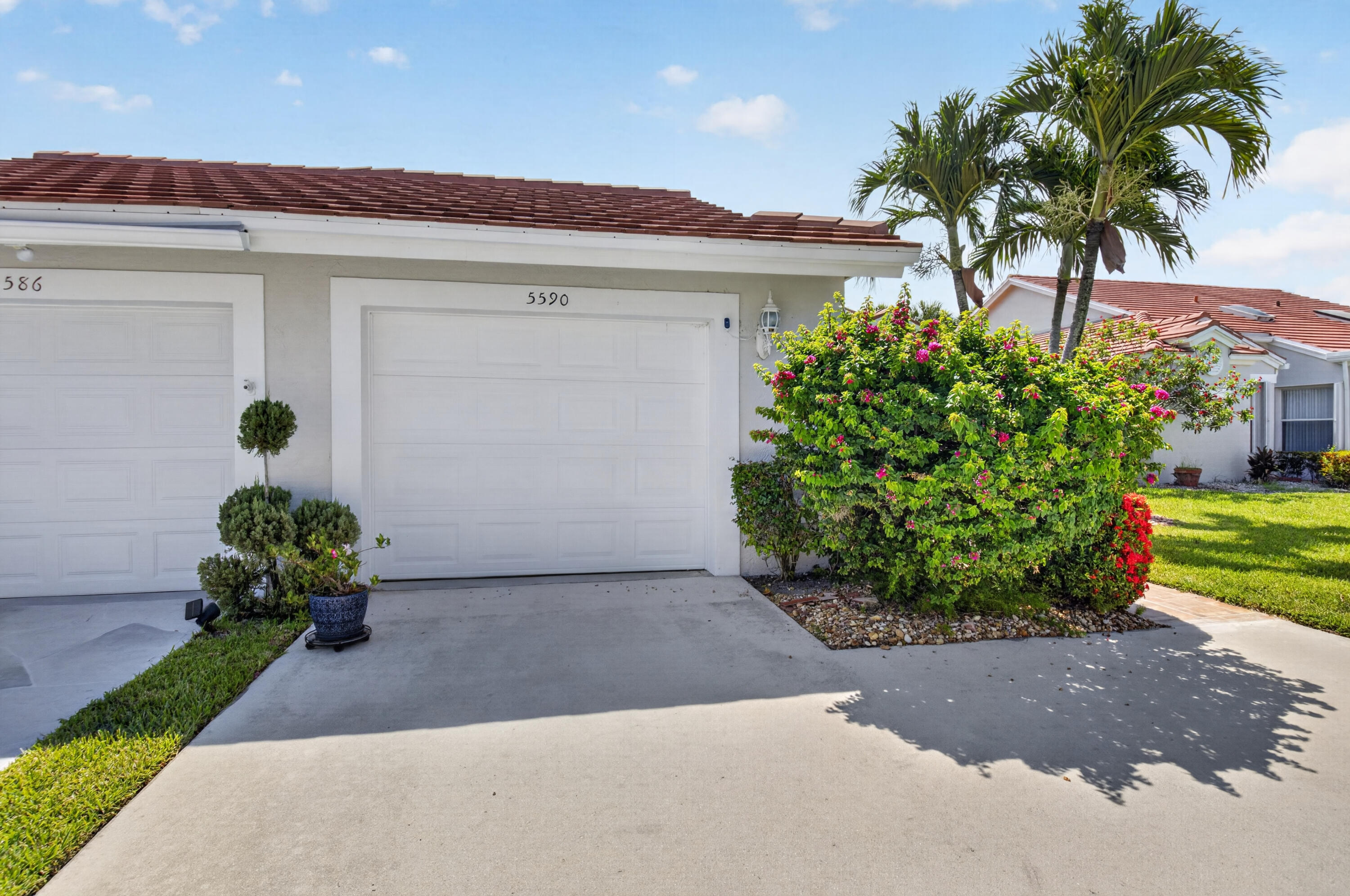 5590 Royal Lake Circle