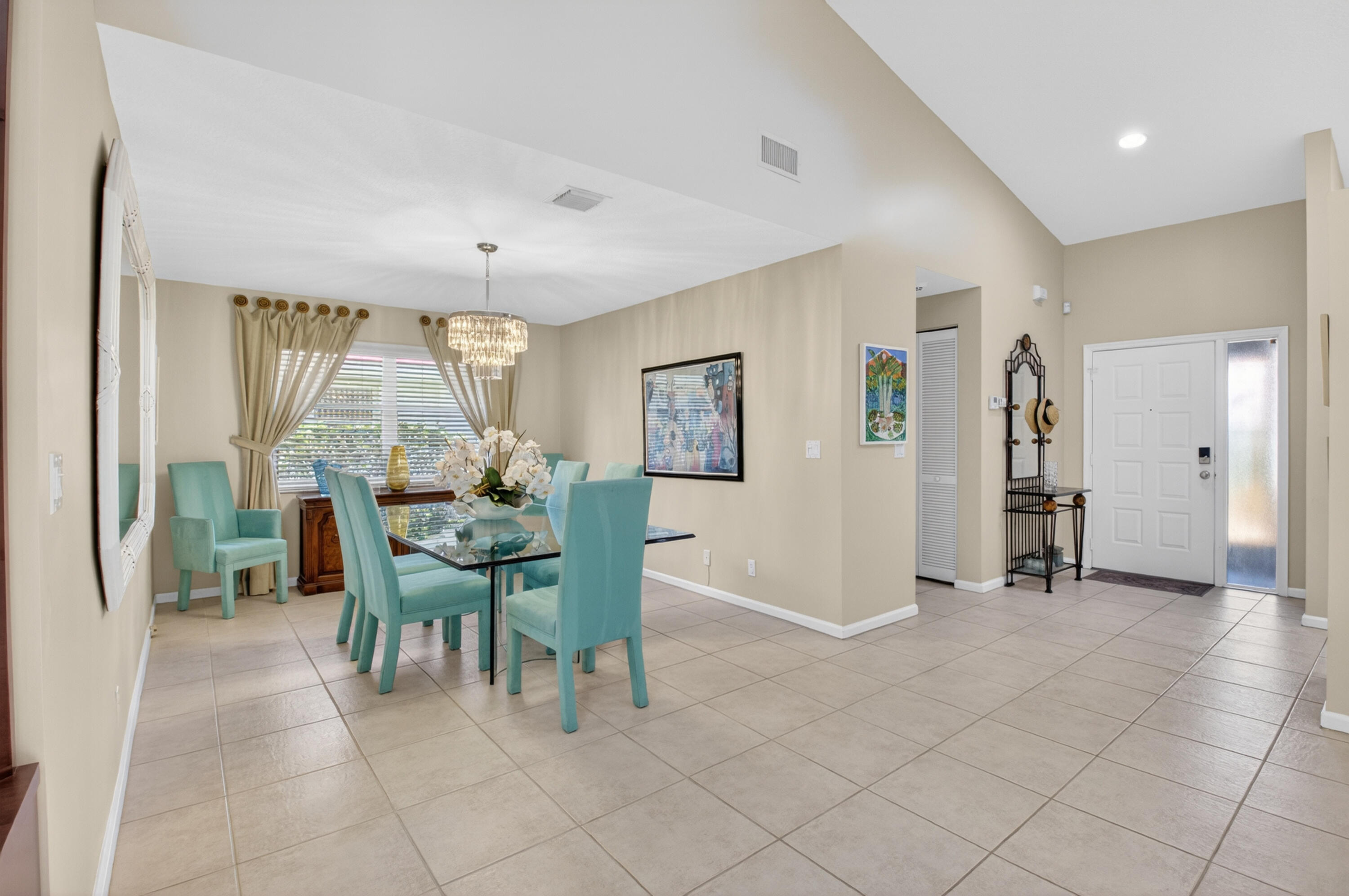 5590 Royal Lake Circle