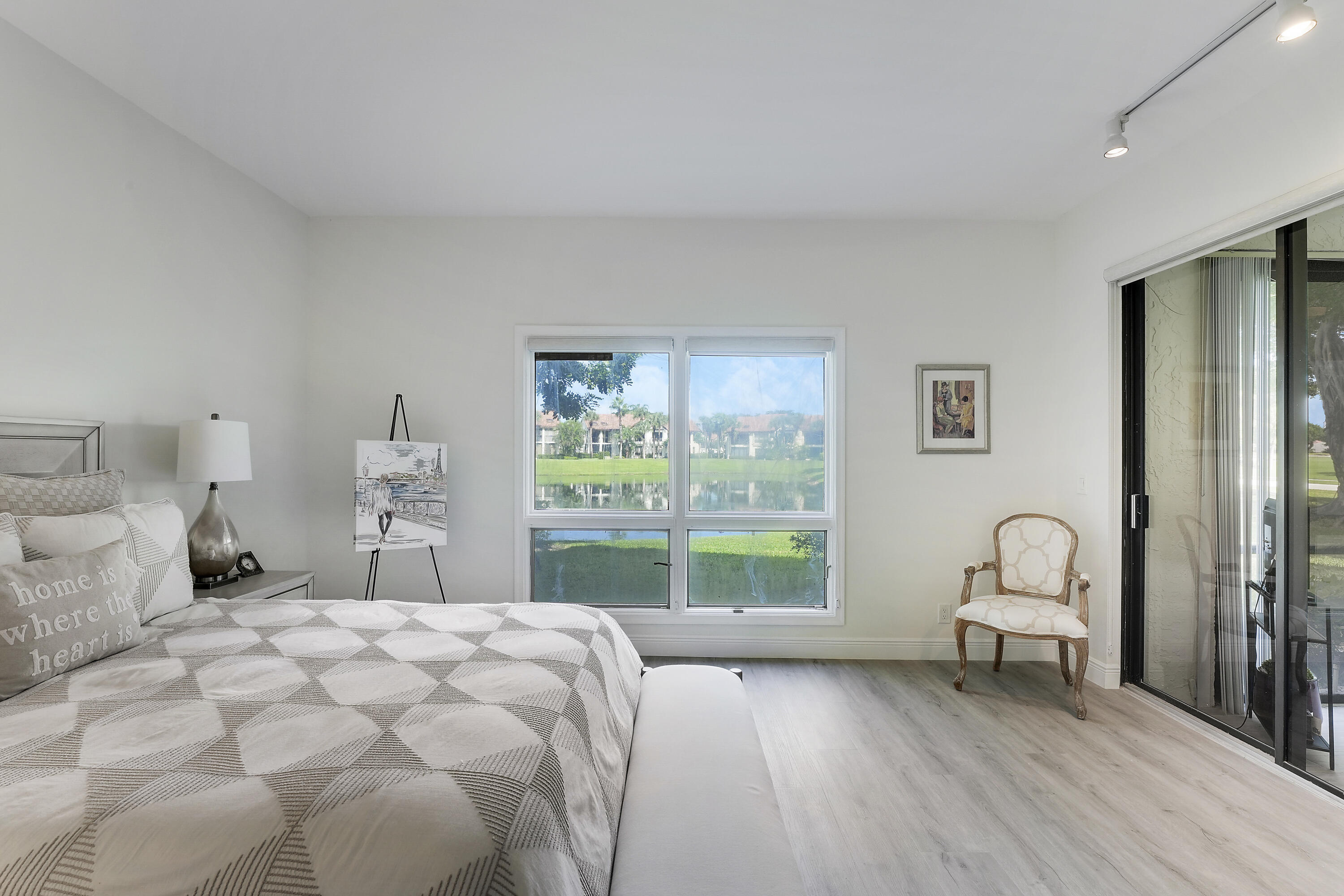 EL VIENTO - Residential