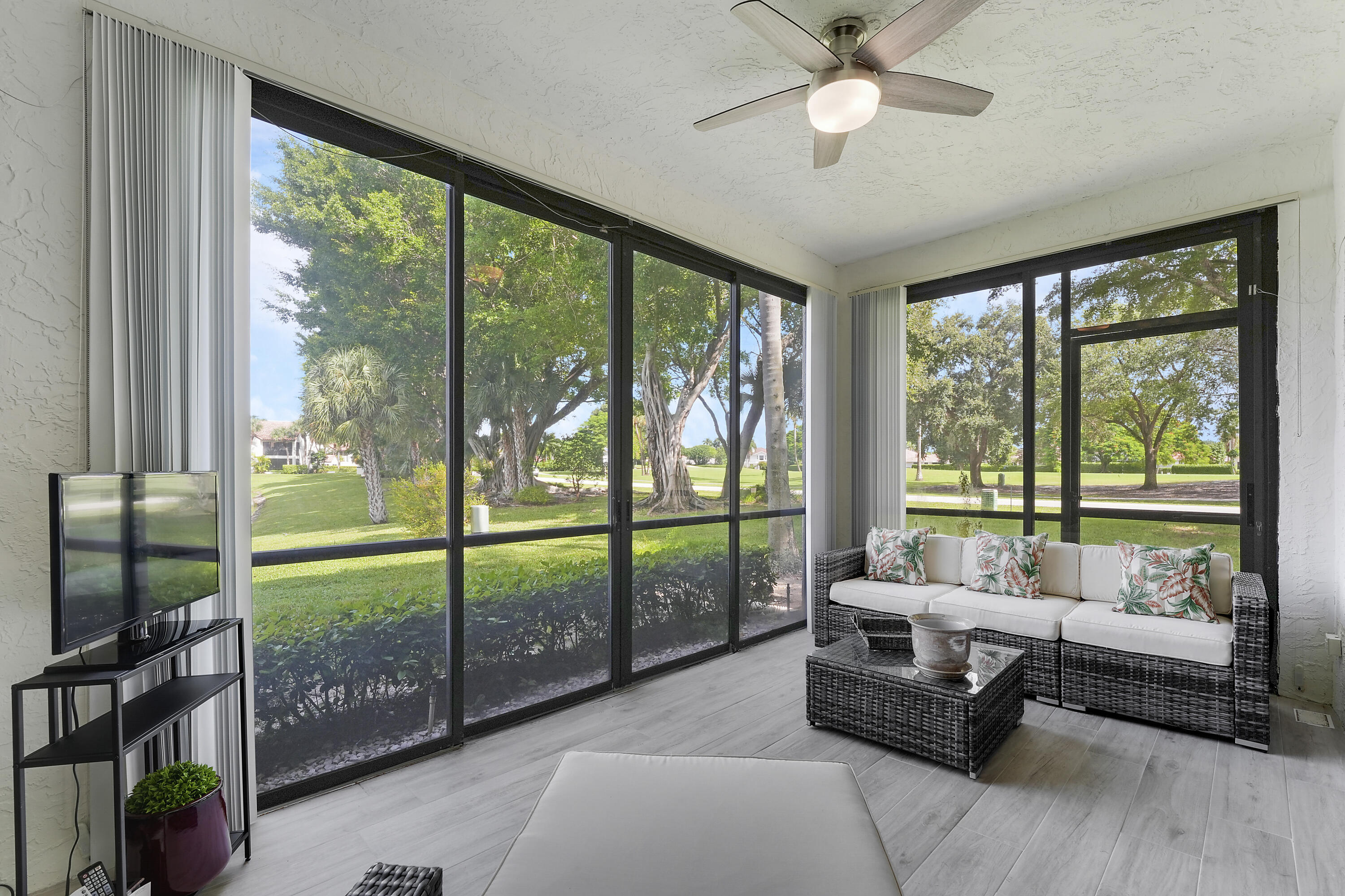 EL VIENTO - Residential