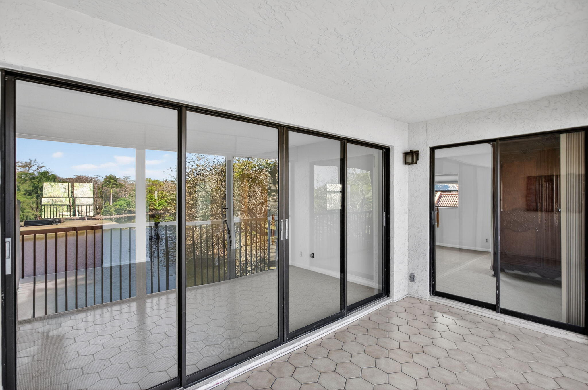 HAMMOCKS-LAKE FOREST CONDO - Residential