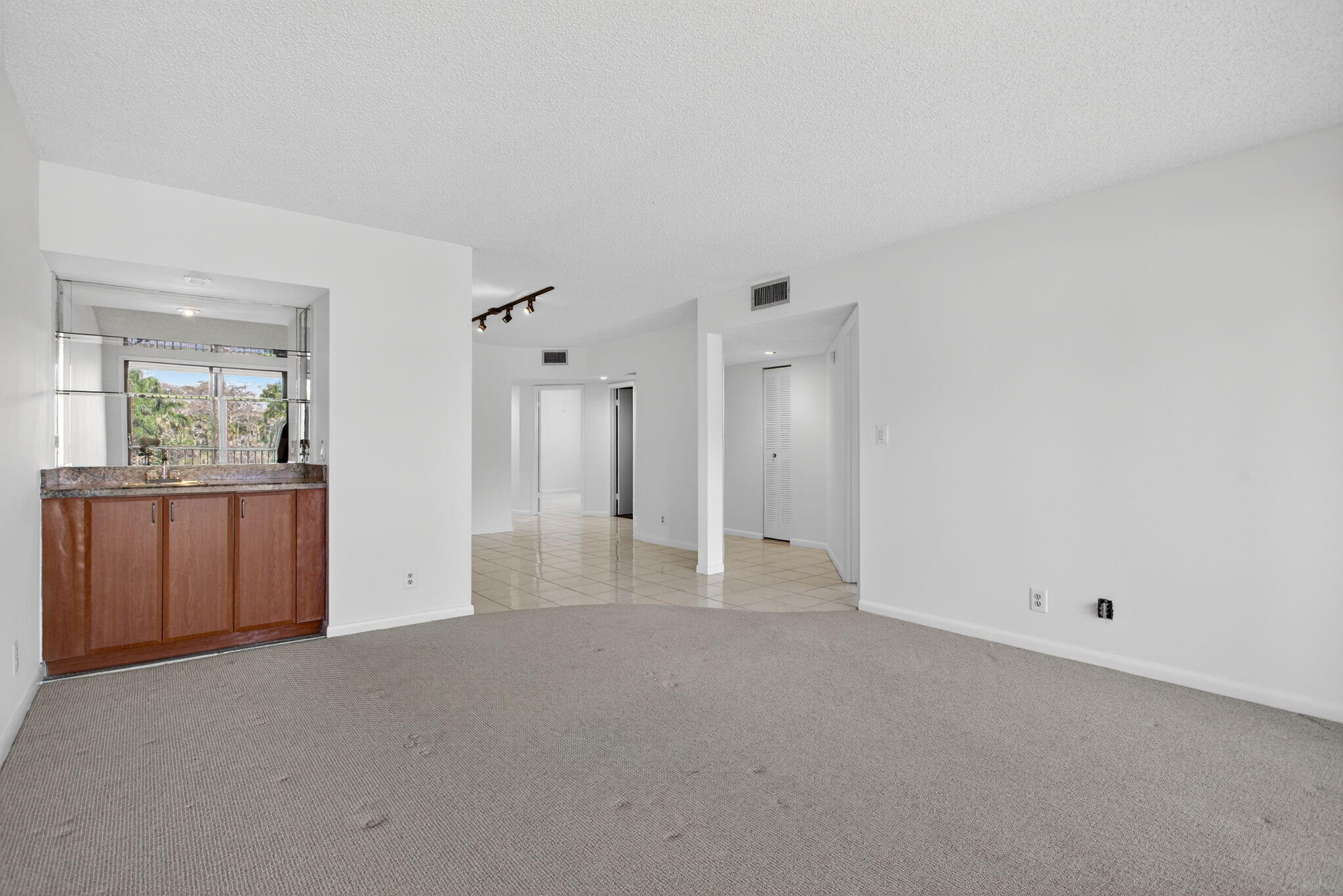 HAMMOCKS-LAKE FOREST CONDO - Residential