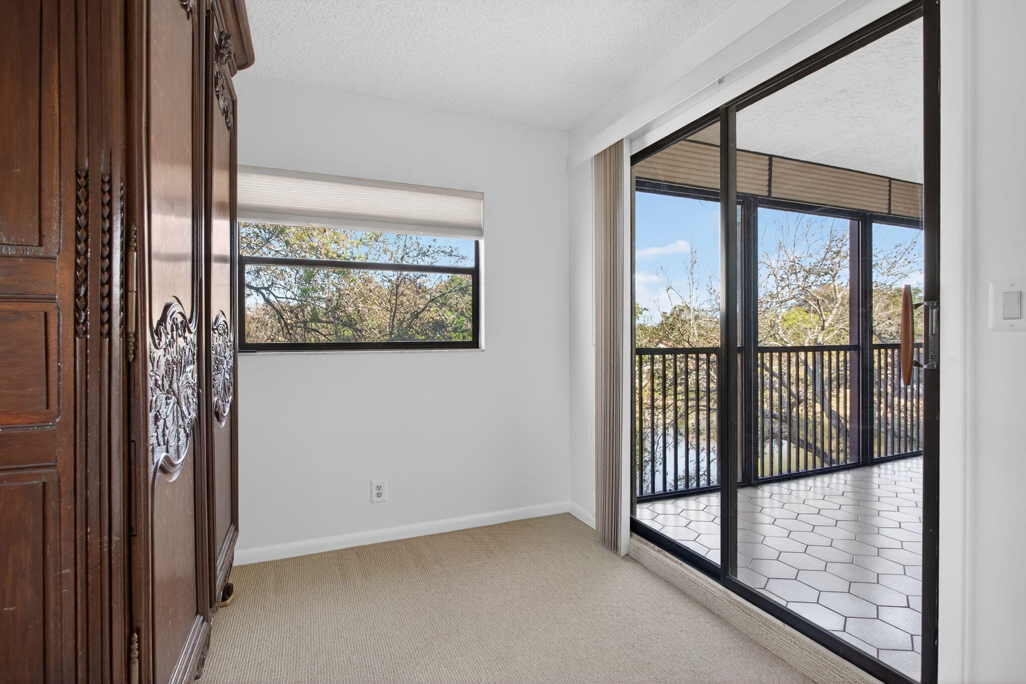 HAMMOCKS-LAKE FOREST CONDO - Residential