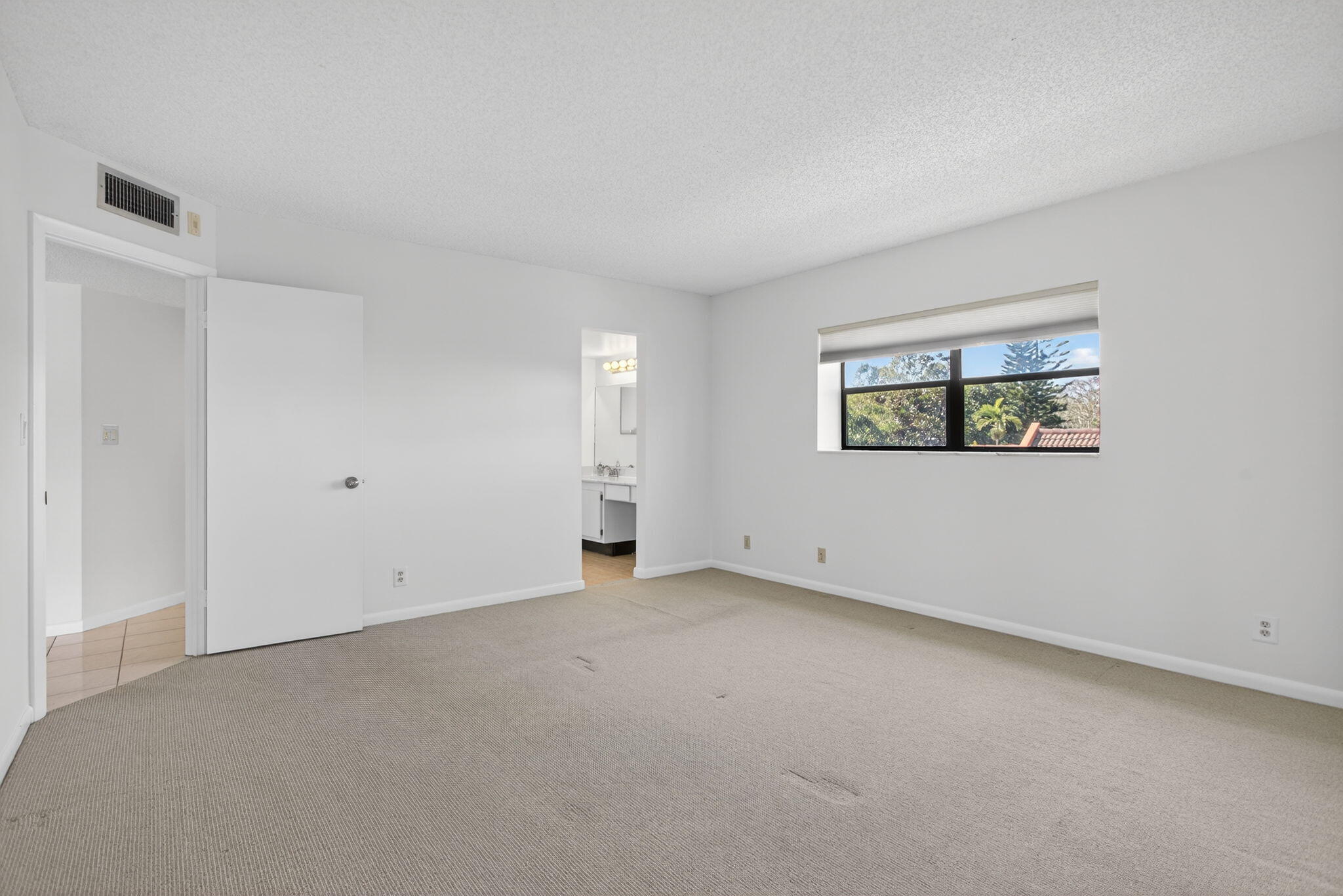 HAMMOCKS-LAKE FOREST CONDO - Residential