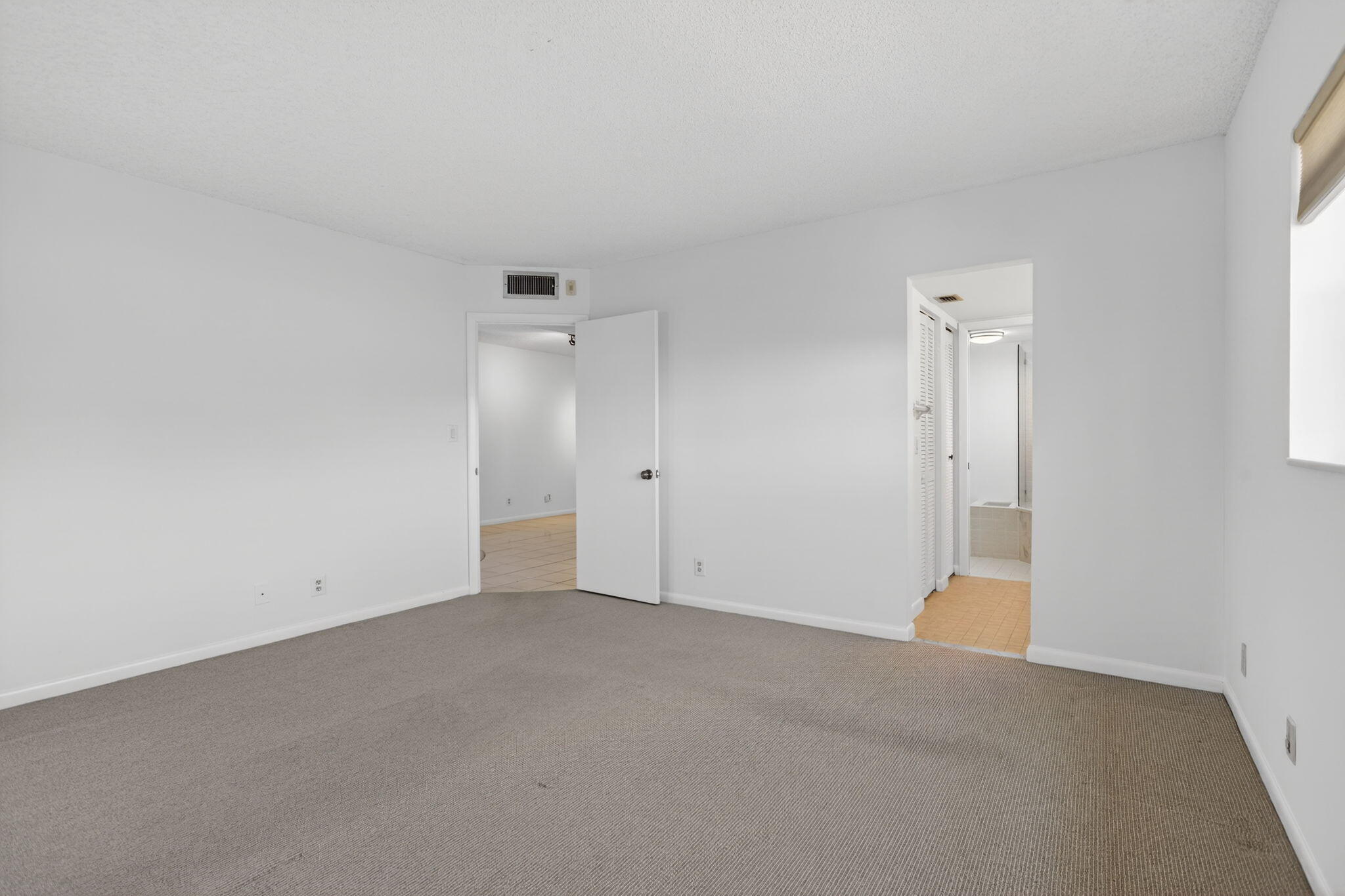 HAMMOCKS-LAKE FOREST CONDO - Residential