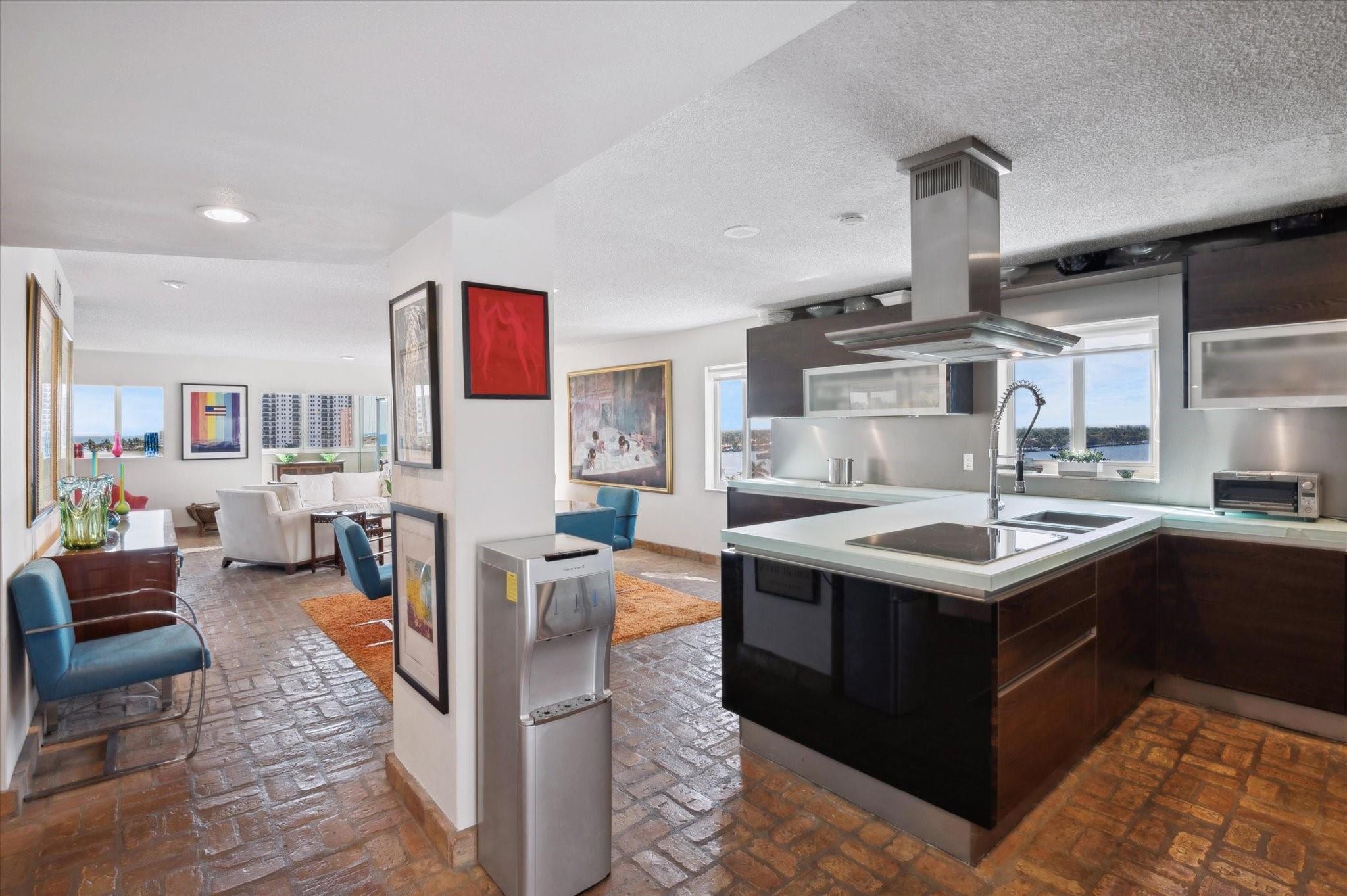 320 S Surf Rd PENTHOUSE