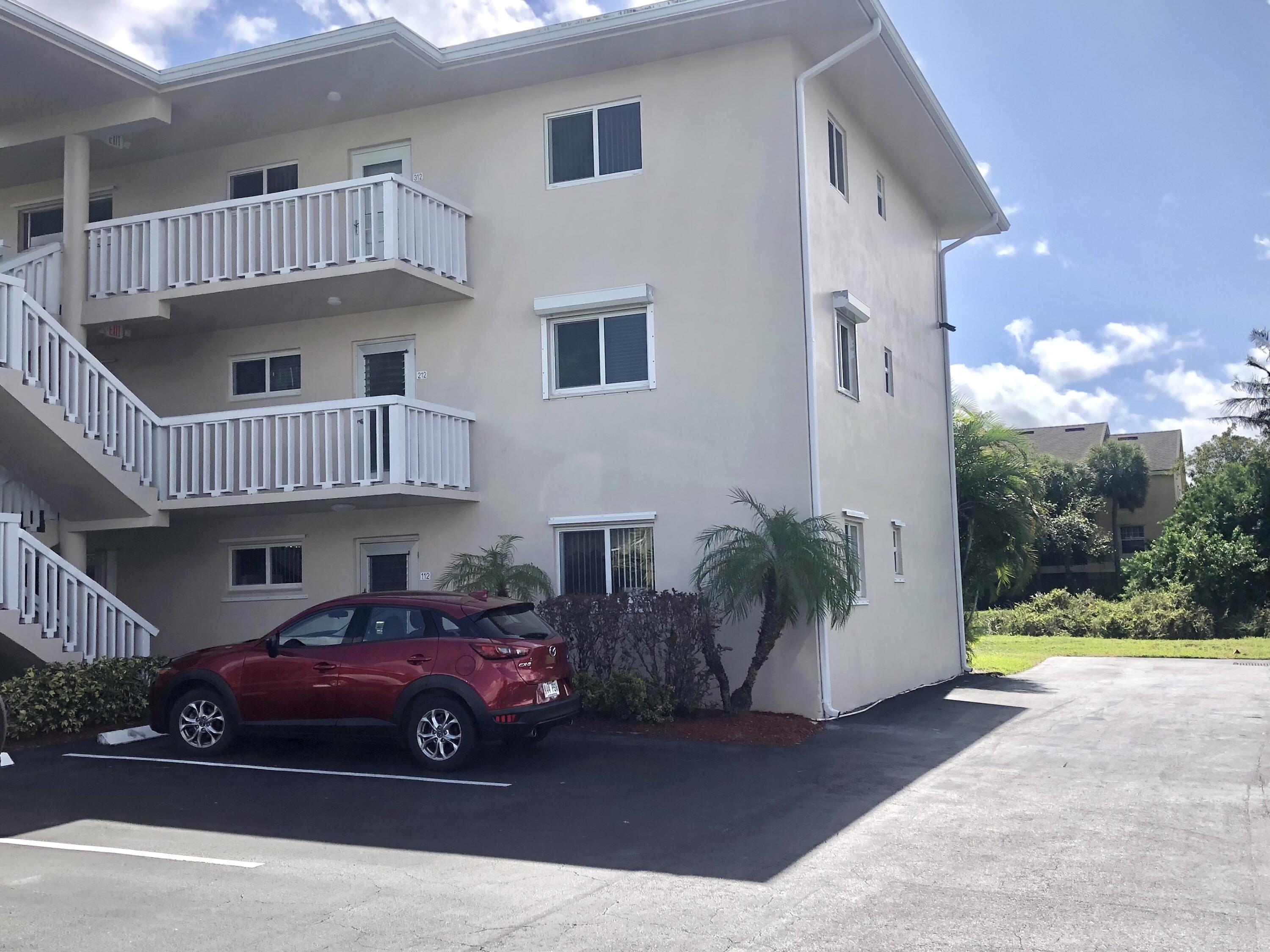 LAKE CLARKE GARDENS CONDO 23 - Residential