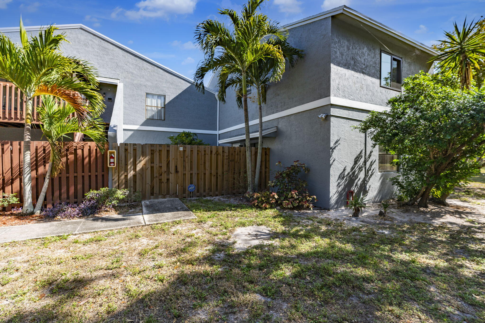 CROSSINGS OF BOYNTON BEACH CONDO - Residential