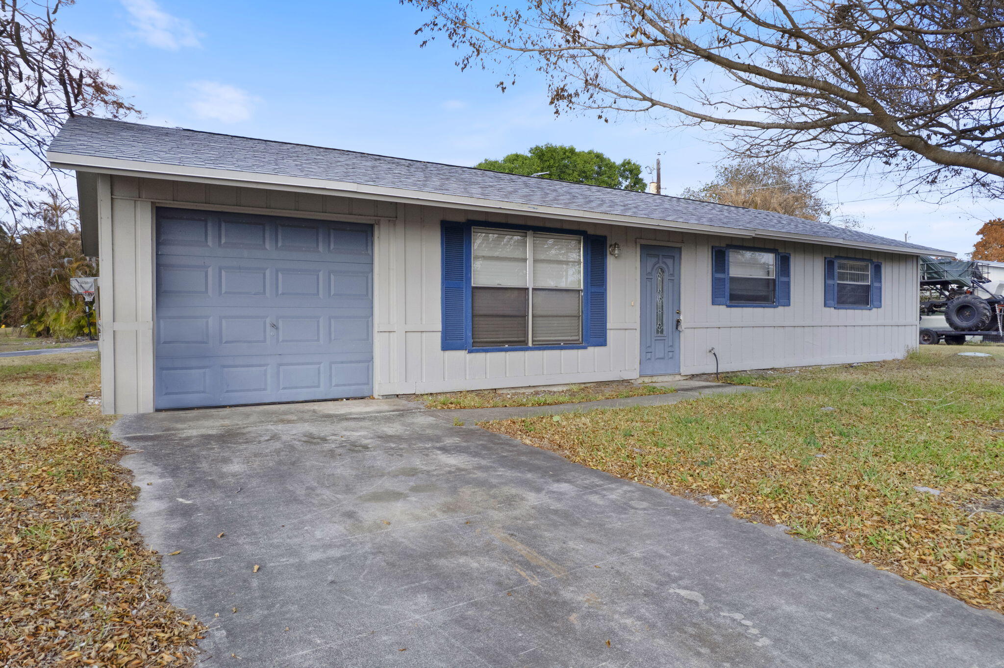 PALM LAKE ESTATES - Residential