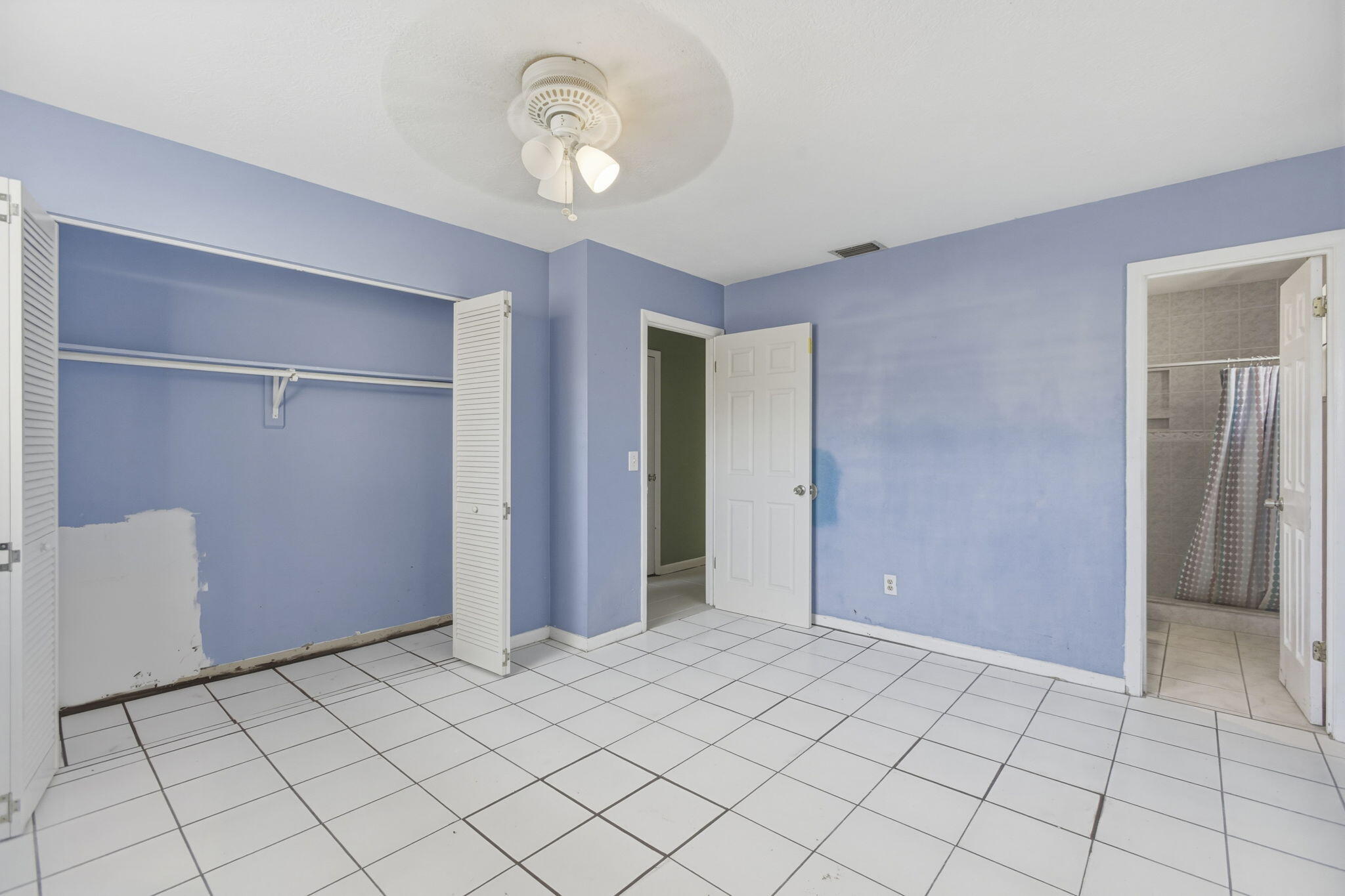 PALM LAKE ESTATES - Residential