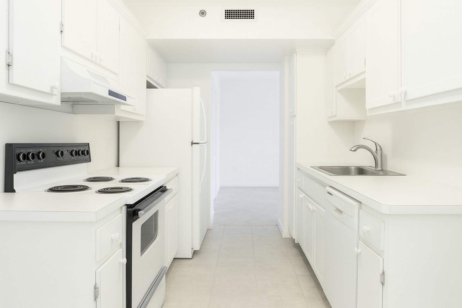 4001 Hillcrest Dr 407