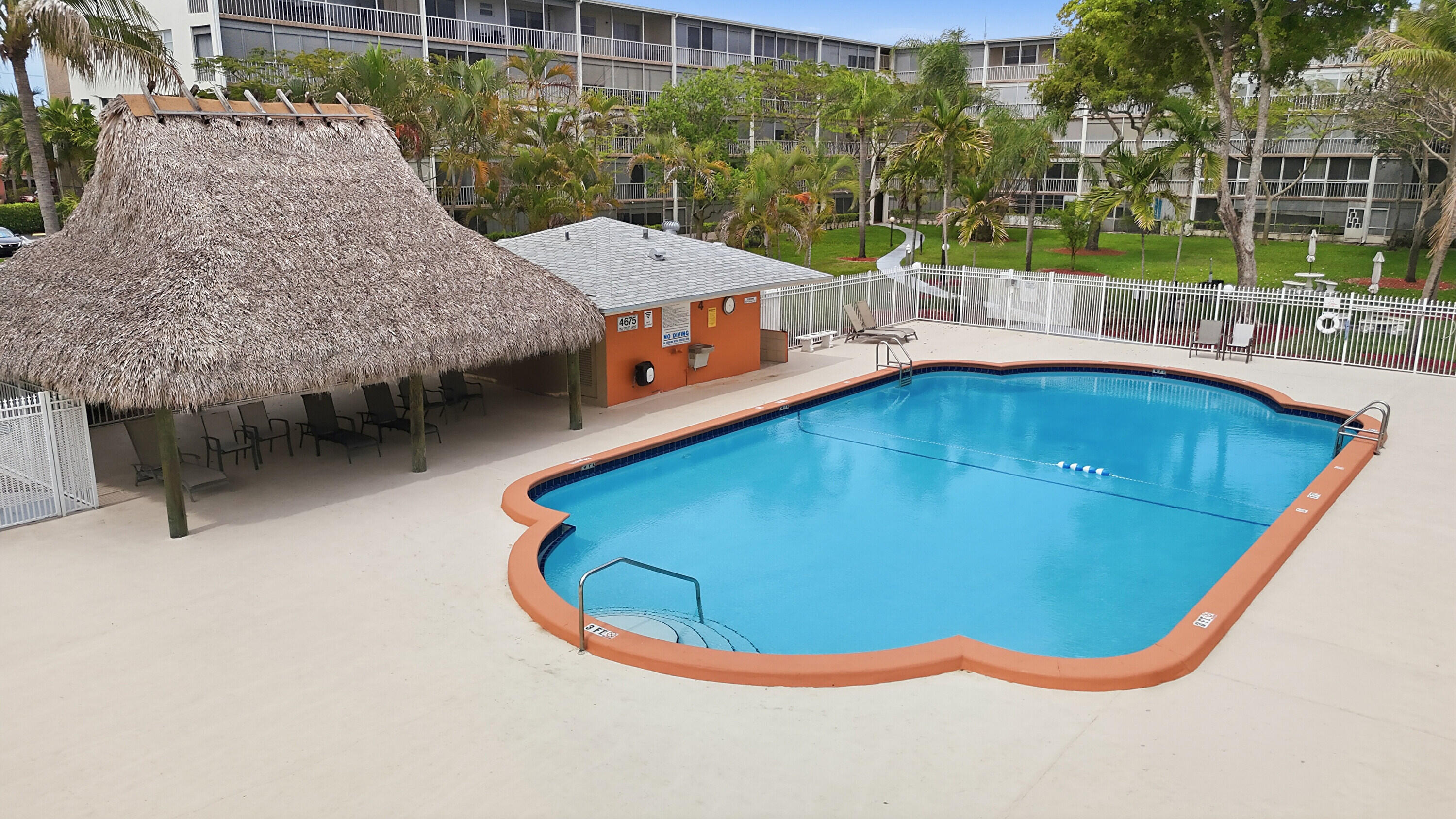 HILLCREST COUNTRY CLUB APTS - Residential Lease