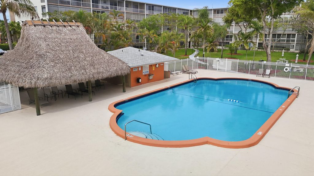 Photo of 4700 Washington Street #506, Hollywood, FL 33021 (MLS # B26028827)