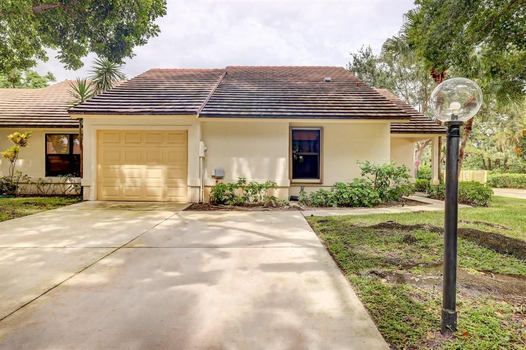 Photo of 700 Bannock Lane, Palm Beach Gardens, FL 33418 (MLS # R10741677)