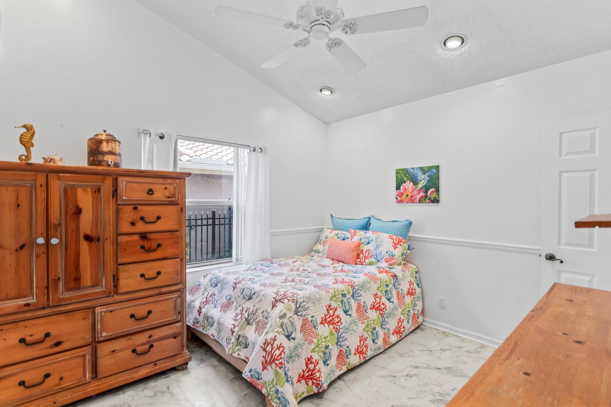 NORTH SPRINGS COURT - Residential