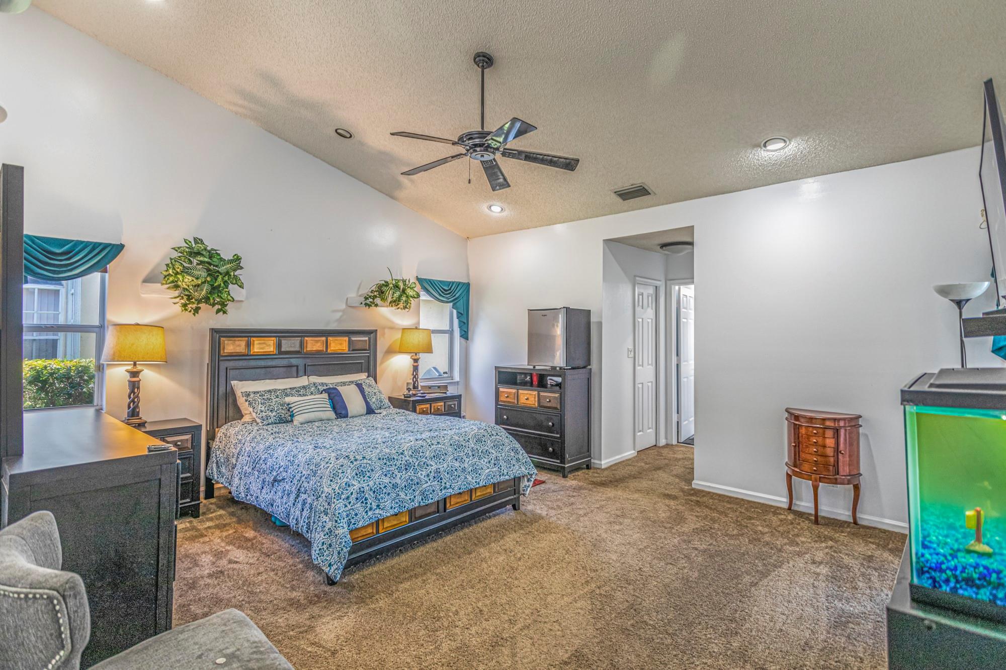 NORTH SPRINGS COURT - Residential