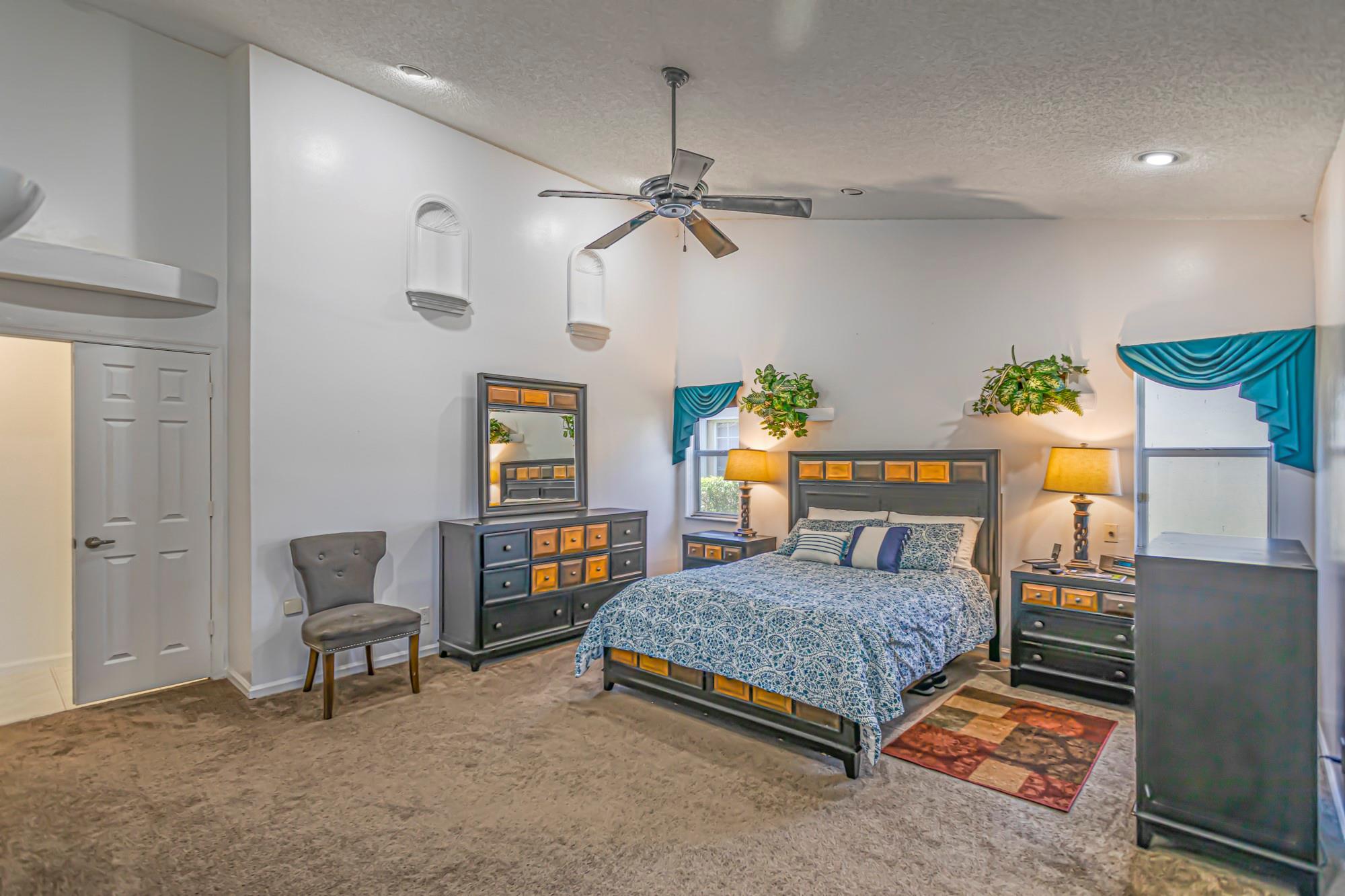 NORTH SPRINGS COURT - Residential