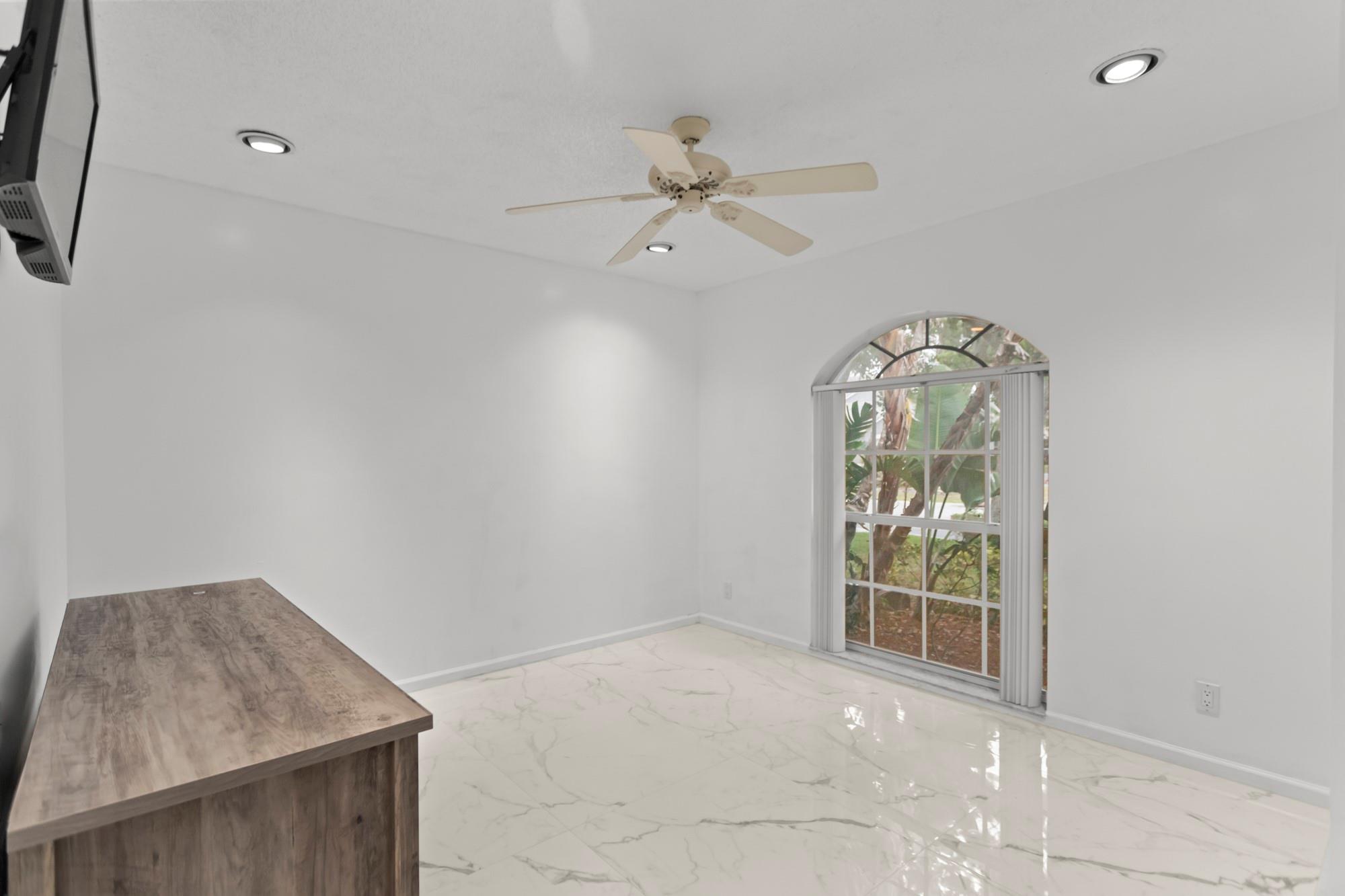 NORTH SPRINGS COURT - Residential