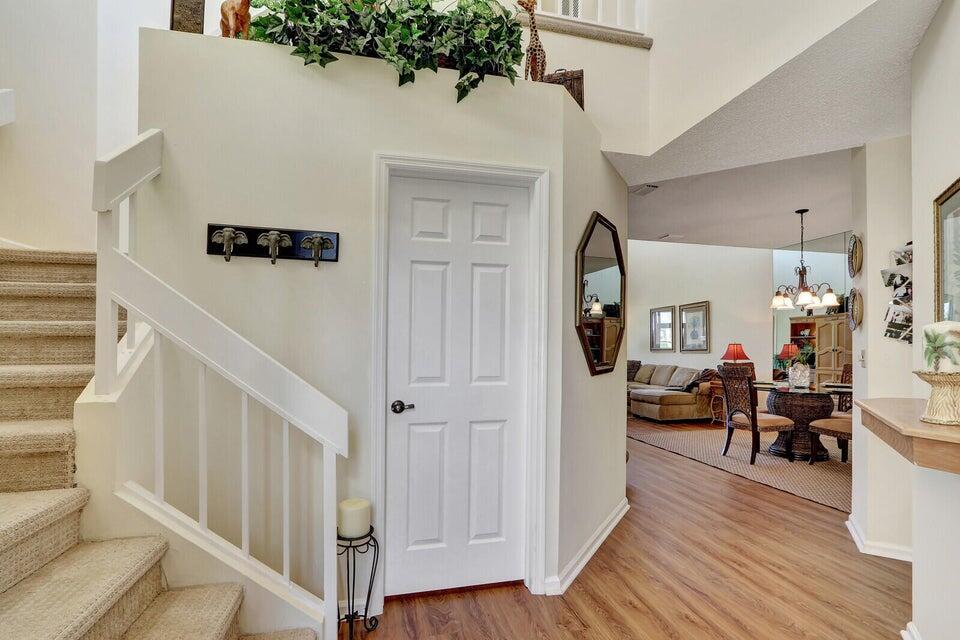 View photos, virtual tours, details... 858 Windermere Way