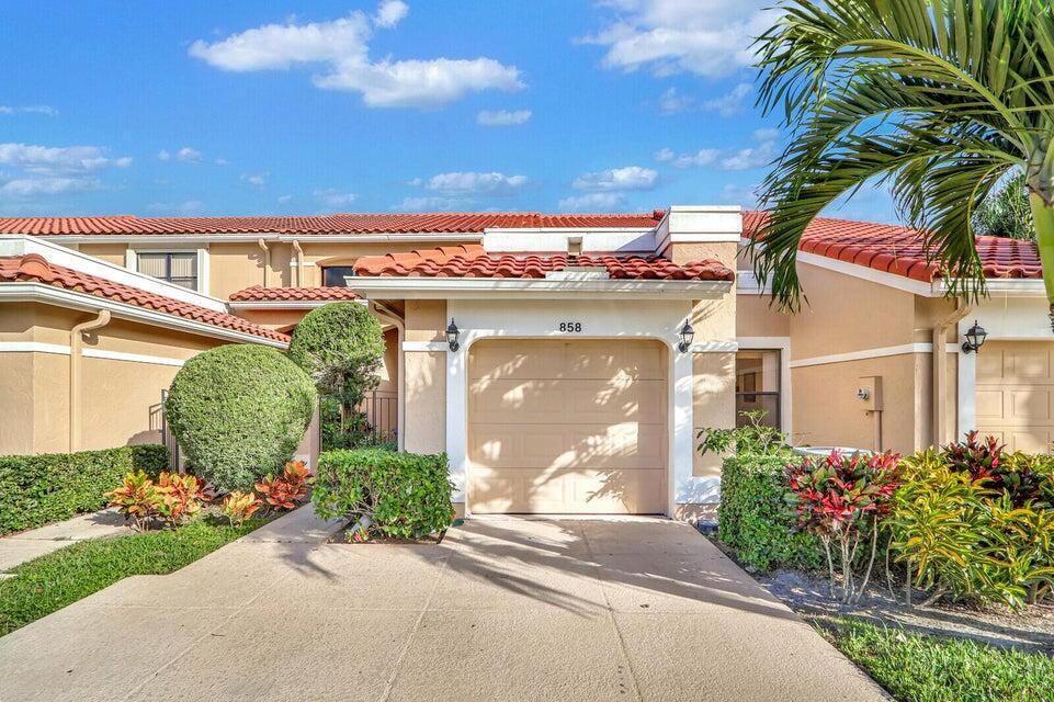 Completely furnished with all new furniture, high end mattresses, TVs and recent renovations. Tommy Bahama decor in this beautiful 3 bedroom 2.5 bathroom home directly on the 15th green of the Fazio golf course. Within 20 minutes of airport and 10 minutes to mall and restaurants.Close to pool and clubhouse.