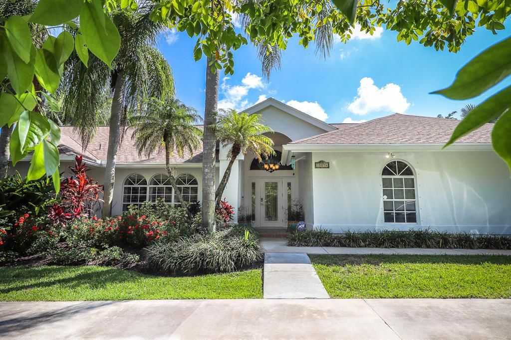 Photo of 15094 72nd Drive N, Palm Beach Gardens, FL 33418 (MLS # R10883800)