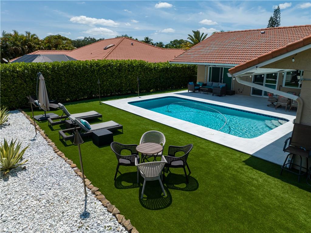 Pine Landing 113-42 B - Residential