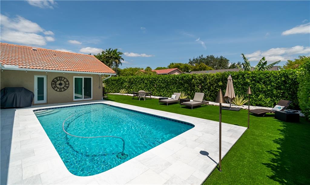 Pine Landing 113-42 B - Residential